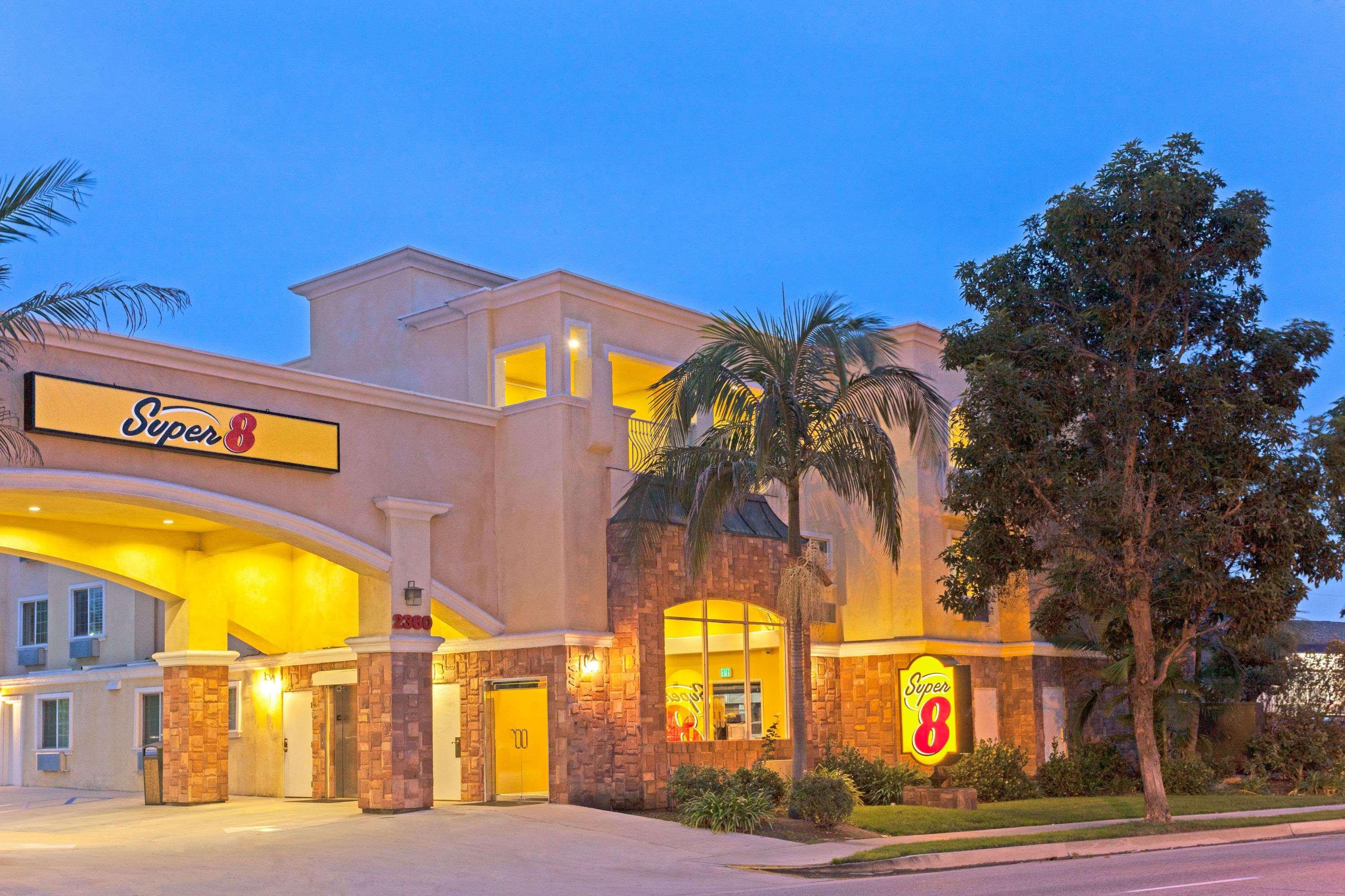 Super 8 By Wyndham Torrance Lax Airport Area Hotel Exterior photo